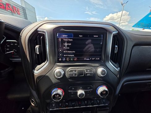 Used 2021 GMC Sierra 2500 AT4 w/ AT4 Premium Plus Package AWD/4WD image 23