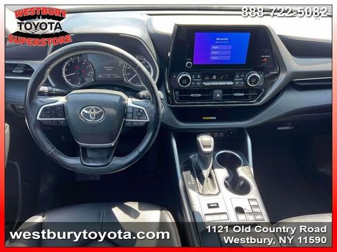 Used 2023 Toyota Highlander XLE image 13