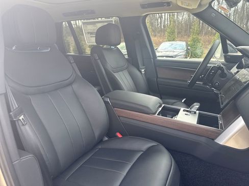 New 2026 Land Rover Range Rover Long Wheelbase SE AWD/4WD image 16