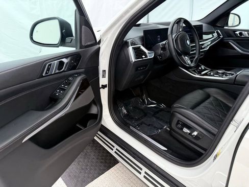 Used 2024 BMW X5 xDrive40i w/ Premium Package image 33