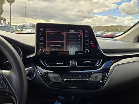 Used 2022 Toyota C-HR Limited FWD image 18
