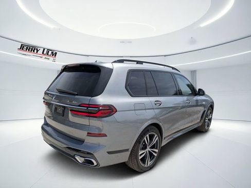 Used 2023 BMW X7 xDrive40i w/ Executive Package AWD/4WD image 3