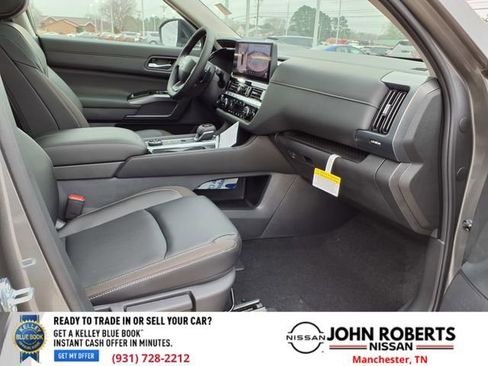 New 2026 Nissan Pathfinder SL w/ SL Premium Package AWD/4WD image 22