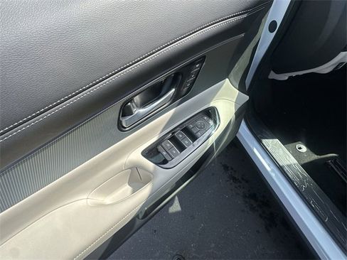 Certified 2025 Nissan Murano SL image 15