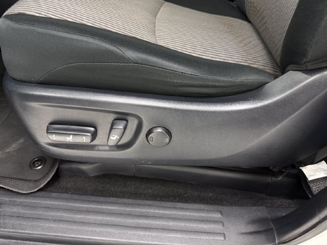 Used 2020 Toyota 4Runner SR5 AWD/4WD image 27
