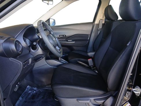 Used 2023 Nissan Kicks S image 9