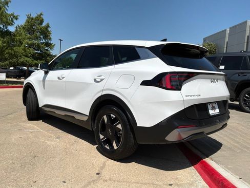 Used 2026 Kia Sportage LX FWD image 8