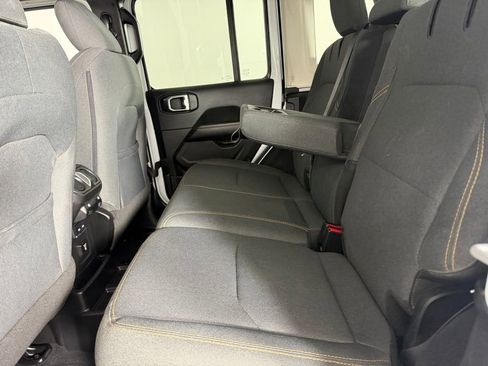 Used 2025 Jeep Wrangler Unlimited Sahara w/ Safety Group AWD/4WD image 26