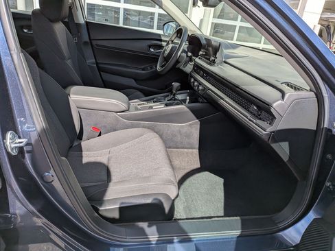 Used 2025 Honda Accord SE image 35