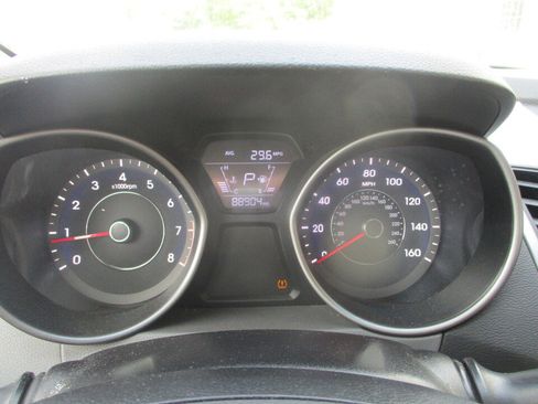 Used 2014 Hyundai Elantra SE w/ Option Group 02 FWD image 26