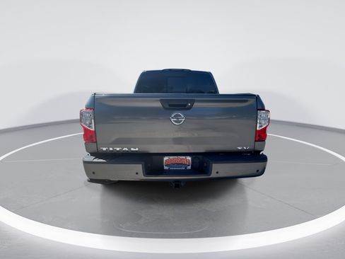 Used 2021 Nissan Titan SV w/ Accessory Utility Package RWD image 5