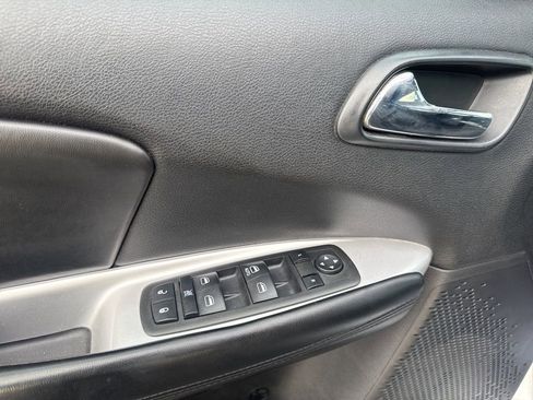Used 2014 Dodge Journey SXT w/ Flexible Seating Group image 13