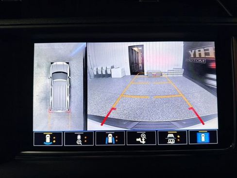 Used 2021 GMC Yukon Denali w/ Denali Premium Package AWD/4WD image 11