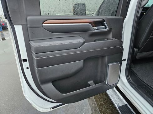 Used 2025 GMC Sierra 3500 Denali image 12