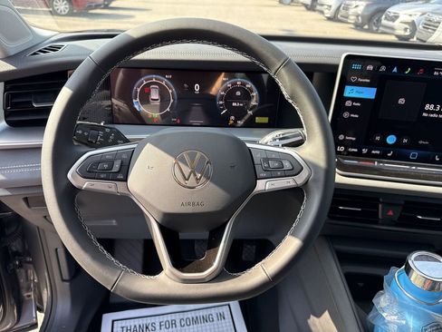 New 2025 Volkswagen Tiguan SE image 26