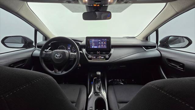Used 2025 Toyota Corolla LE FWD image 24