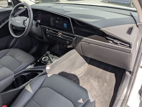 Certified 2023 Kia Niro Wind w/ Wind Preserve Package FWD image 28