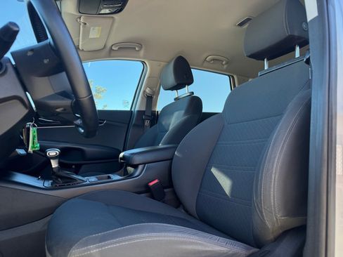 Used 2020 Kia Sorento LX w/ LX I4 Convenience Package image 16