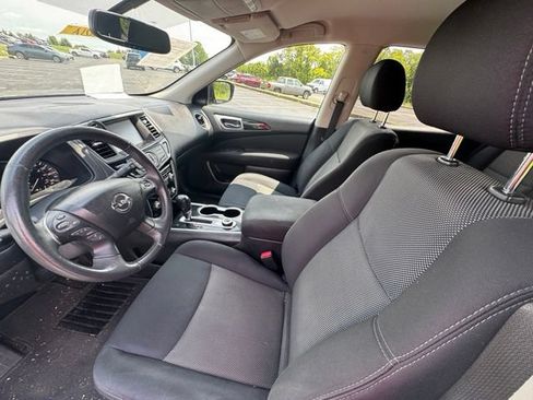 Used 2017 Nissan Pathfinder SV AWD/4WD image 15