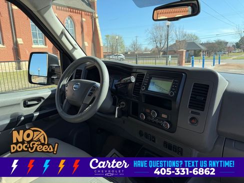 Used 2017 Nissan NV 3500 SL RWD image 3