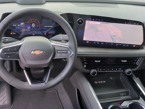 New 2026 Chevrolet Suburban Premier RWD image 16