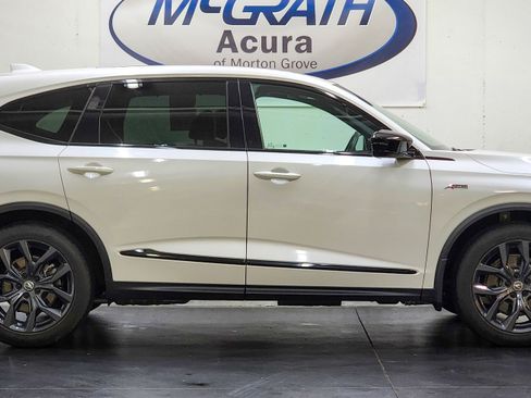 Used 2023 Acura MDX A-Spec image 3