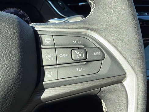 New 2025 Jeep Grand Cherokee Altitude image 18