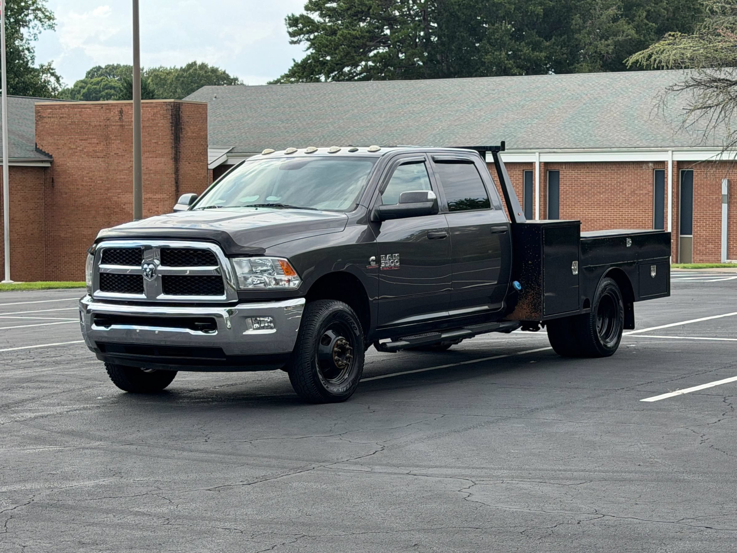 Used 2018 RAM 3500 Tradesman w/ Chrome Appearance Group AWD/4WD image 1