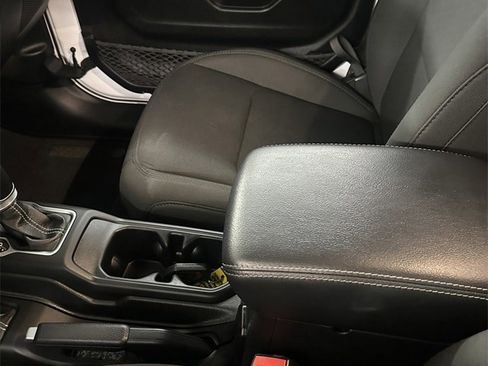 Used 2019 Jeep Wrangler Unlimited Sahara w/ Dual Top Group image 17