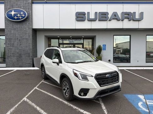 Used 2024 Subaru Forester Premium image 1