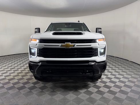 Used 2024 Chevrolet Silverado 2500 Custom w/ Custom Value Package image 11