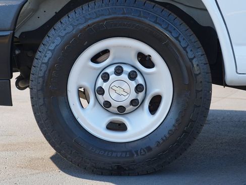 Used 2020 Chevrolet Express 3500 w/ Driver Convenience Package RWD image 10