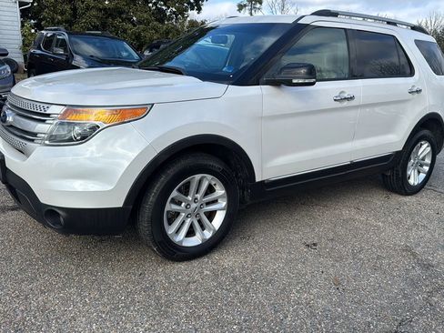 Used 2014 Ford Explorer XLT w/ Equipment Group 202A image 1