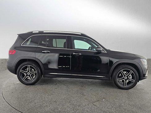 Used 2026 Mercedes-Benz GLB 250 image 2