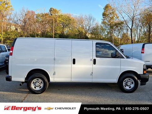 Used 2021 Chevrolet Express 2500 image 8