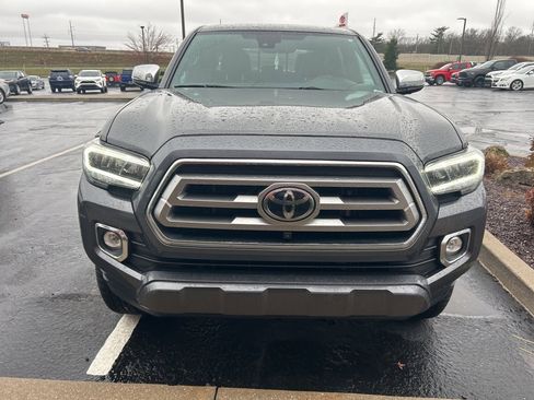 Used 2021 Toyota Tacoma Limited image 4
