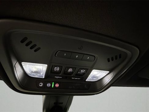 Used 2023 Chevrolet Traverse Premier w/ Redline Edition image 26