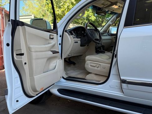 Used 2013 Lexus LX 570 4WD w/ Luxury Pkg image 69