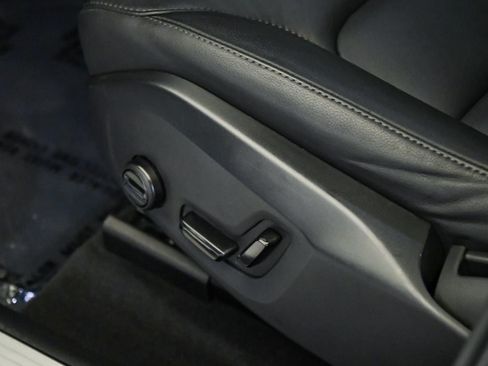 Certified 2025 Volvo XC60 B5 Core AWD/4WD image 23