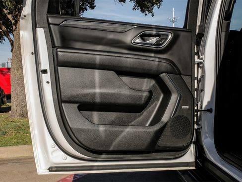 Used 2022 GMC Yukon XL SLT image 48