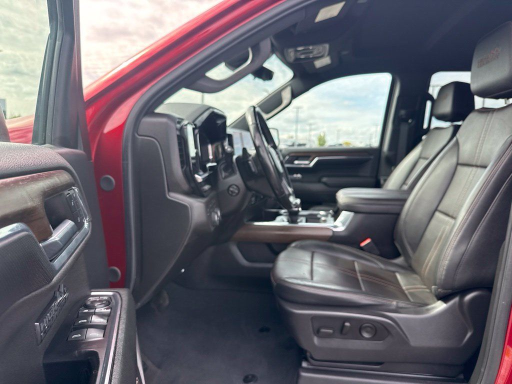 Certified 2024 Chevrolet Silverado 1500 High Country w/ Technology Package AWD/4WD image 7