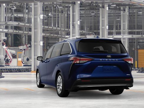 New 2026 Toyota Sienna Limited image 7