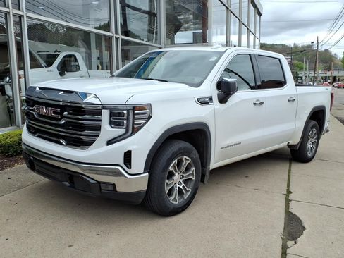 Used 2025 GMC Sierra 1500 SLT AWD/4WD image 1