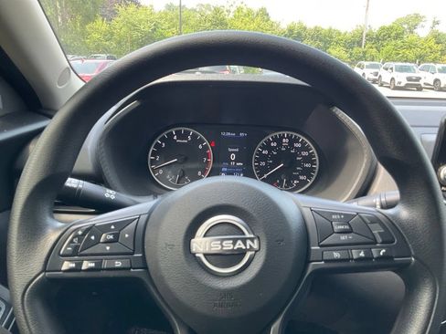 Used 2024 Nissan Sentra S FWD image 17
