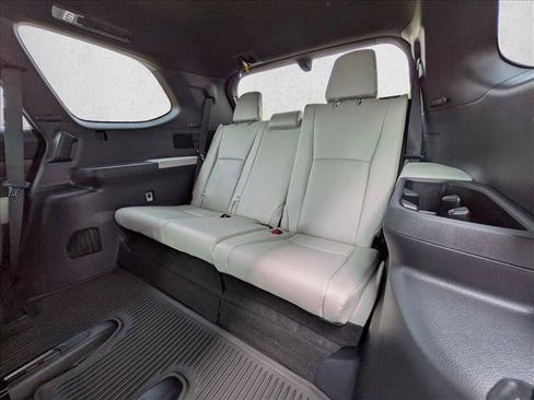 New 2026 Toyota Grand Highlander AWD Hybrid image 16