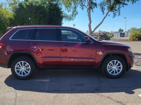 Used 2022 Jeep Grand Cherokee Laredo E image 10