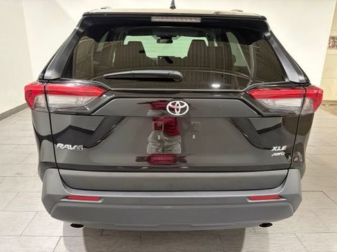 Used 2025 Toyota RAV4 XLE AWD/4WD image 4