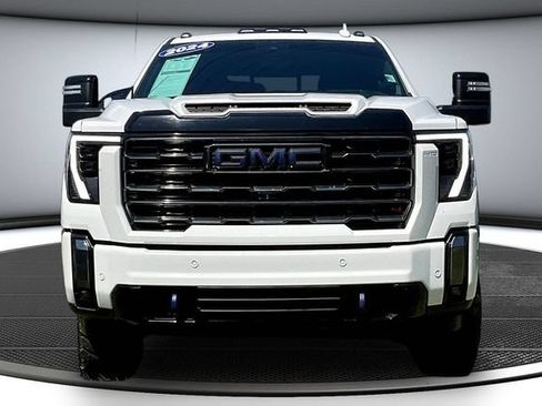 Used 2024 GMC Sierra 2500 AT4 w/ AT4 Premium Plus Package AWD/4WD image 2