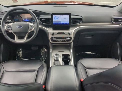 Used 2021 Ford Explorer XLT w/ Equipment Group 202A AWD/4WD image 15