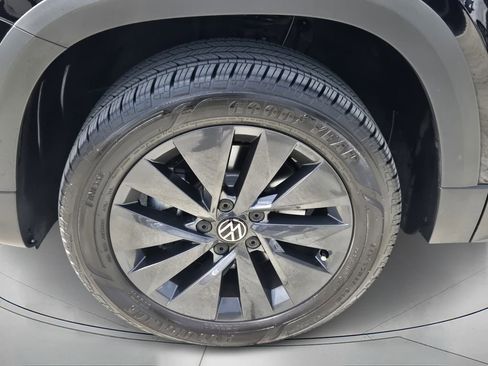Used 2024 Volkswagen Taos S image 9